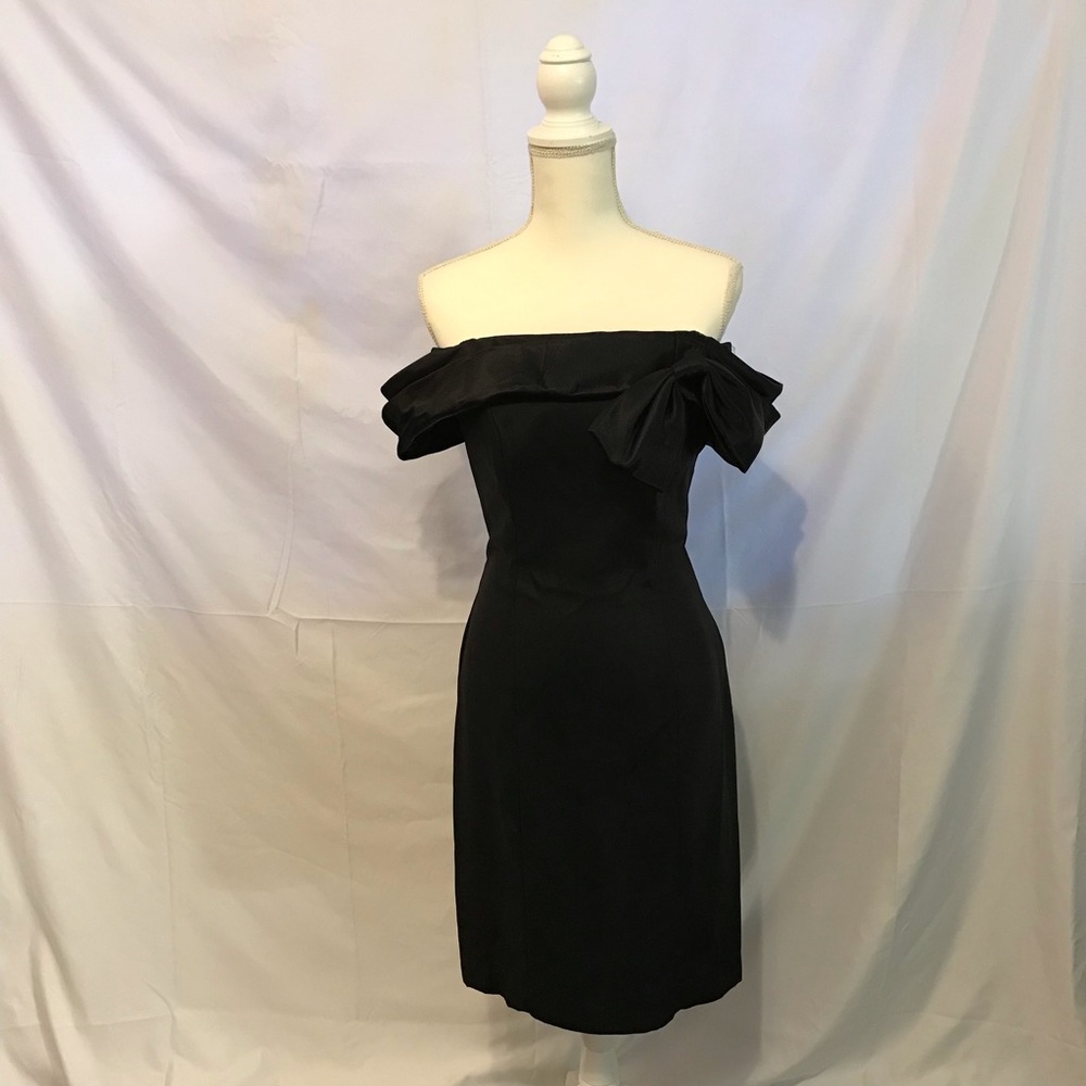 VINTAGE 1980s-1990s Black Off the Shoulder Cocktail Dress with Bow Size 7-8